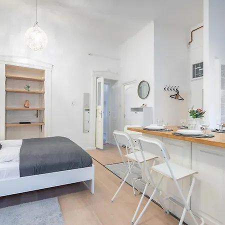 Lejlighed Buda's Classic Gem Family Friendly Spacious *