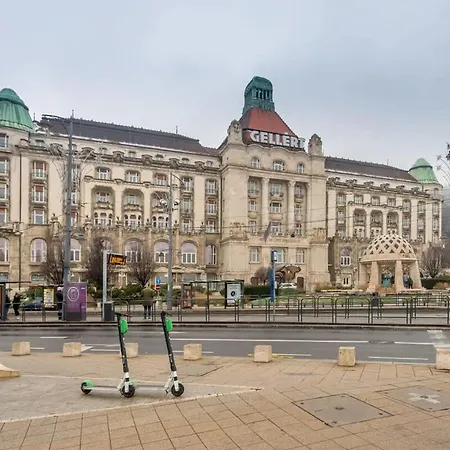 Lejlighed Buda's Classic Gem Family Friendly Spacious Budapest