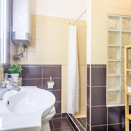 Buda's Classic Gem Family Friendly Spacious Lejlighed *