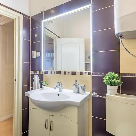 Lejlighed Buda's Classic Gem Family Friendly Spacious Budapest