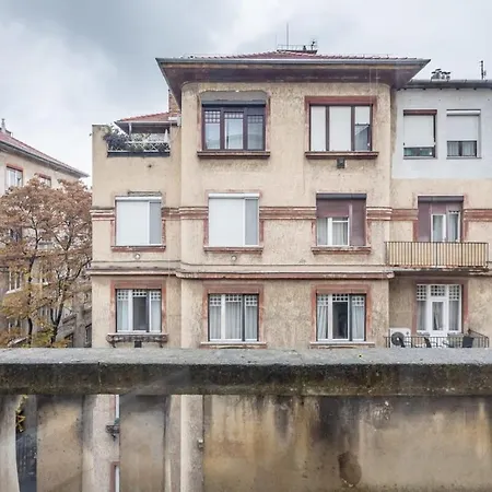 Lejlighed Buda's Classic Gem Family Friendly Spacious