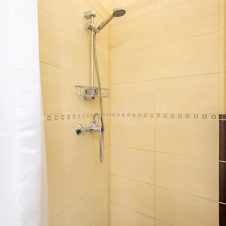 Buda's Classic Gem Family Friendly Spacious Апартаменты Будапешт
