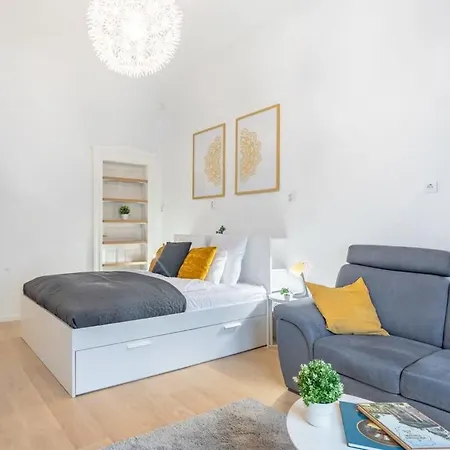 Buda's Classic Gem Family Friendly Spacious Будапешт